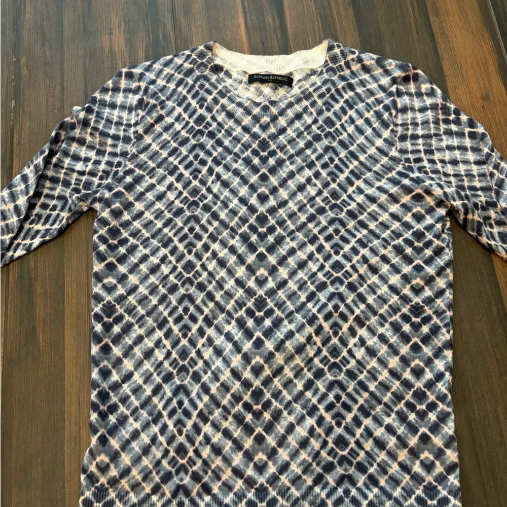 Banana Republic Geometric Blue and Light Pink Thin Sweater (XS) - Picture 3 of 4